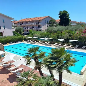 4* Hotel Sporting Club
